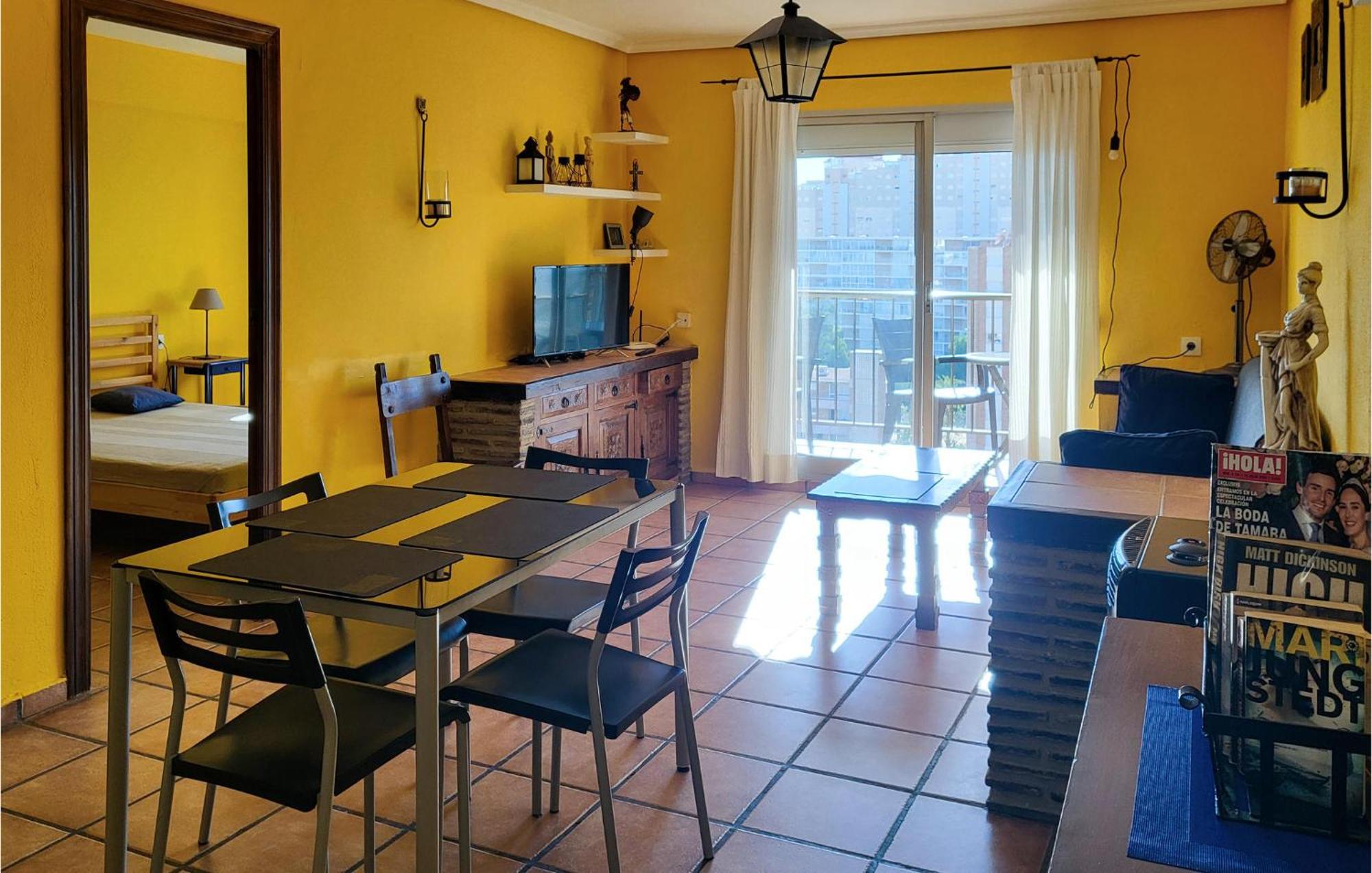 2 Bedroom Cozy Apartment In El Campello Luaran gambar
